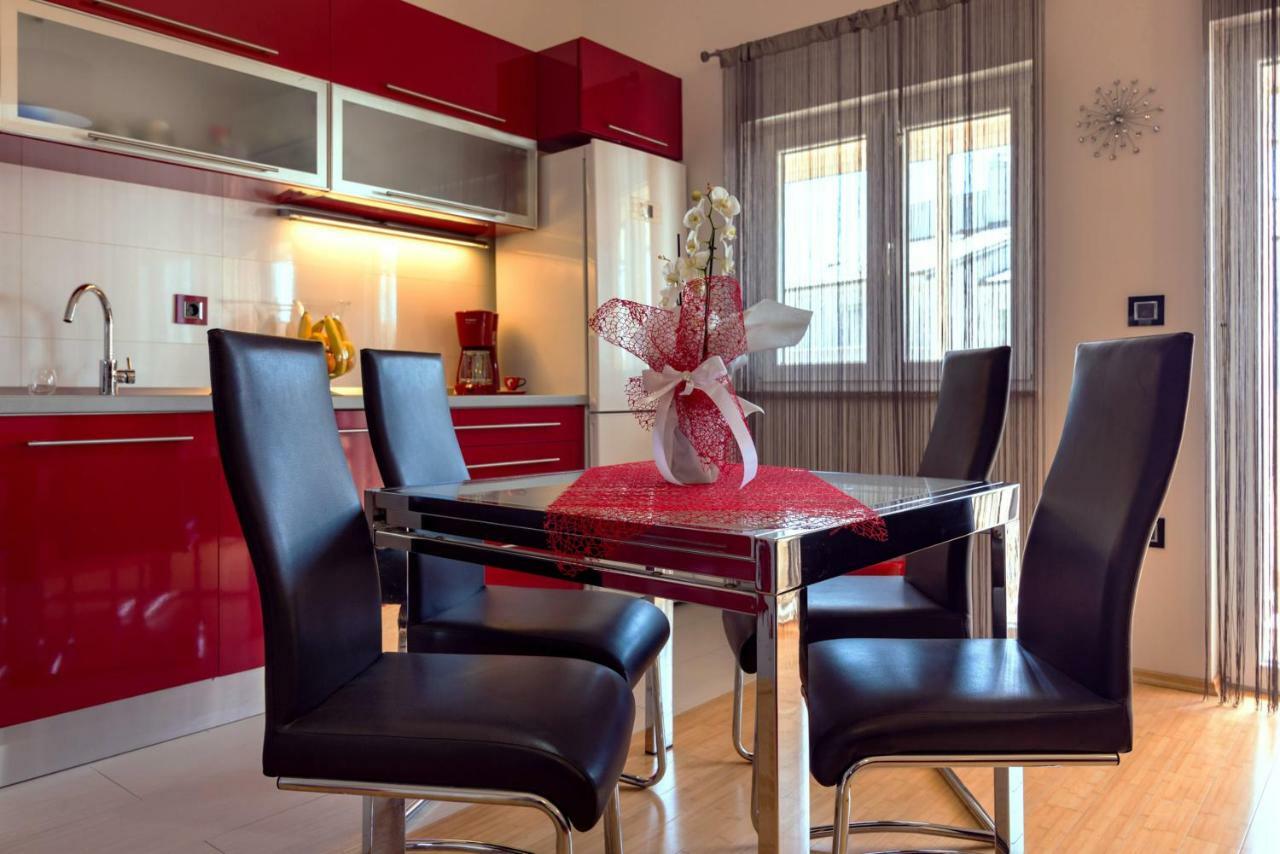 Apartment Ina Pula Exterior photo